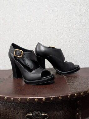 CHLOÉ Vintage Black Leather Platform Peep-Toe Heels - Gold Buckle - Size 39.5
